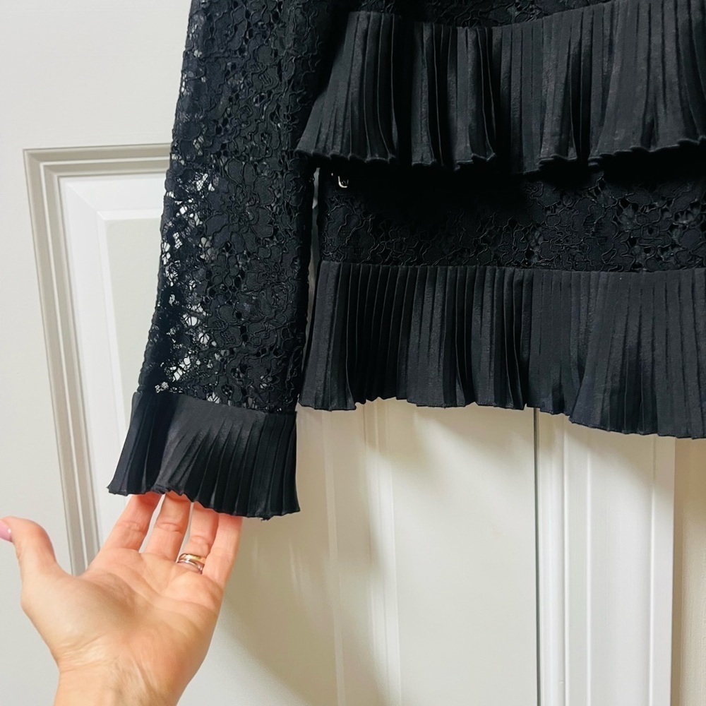 Elegant Jcrew size 2 Black Lace Ruffle Longsleeved Top - Picture 2 of 6